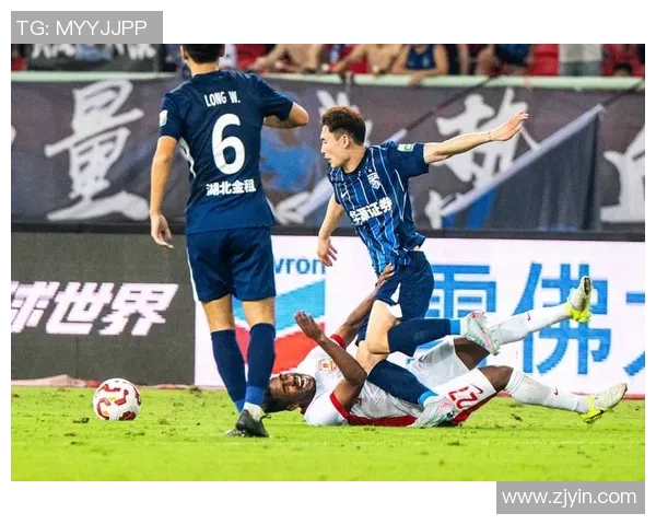 武汉足球队逆袭之路:从低谷到巅峰的奋斗与荣耀 武汉足球队逆袭之路:从低谷到巅峰的奋斗与荣耀