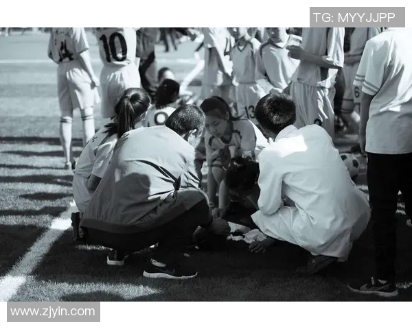 被踢出的足球明星们的逆袭之路与重返赛场的梦想